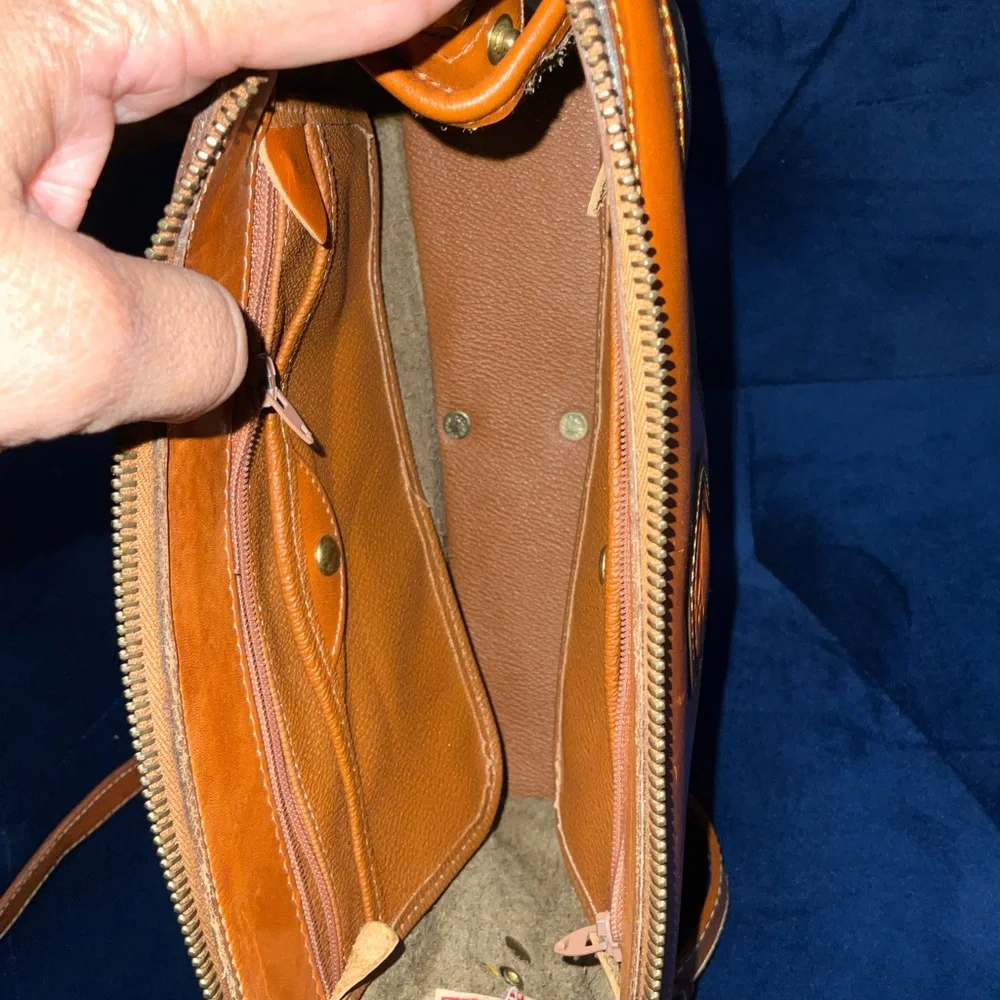 Vintage Dooney and Bourke Taupe Brown All Weather Leather Purse Shoulder Bag